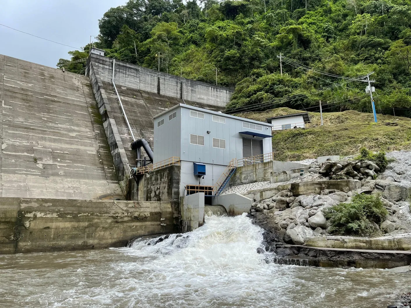 Microcentral de la Hidroeléctrica El Alto